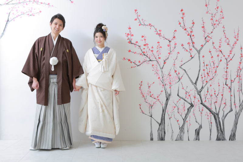 爽やかな白無垢で和庭園