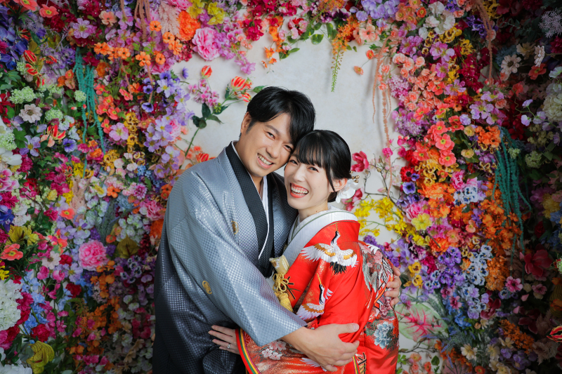 カラフルなフラワーウォール