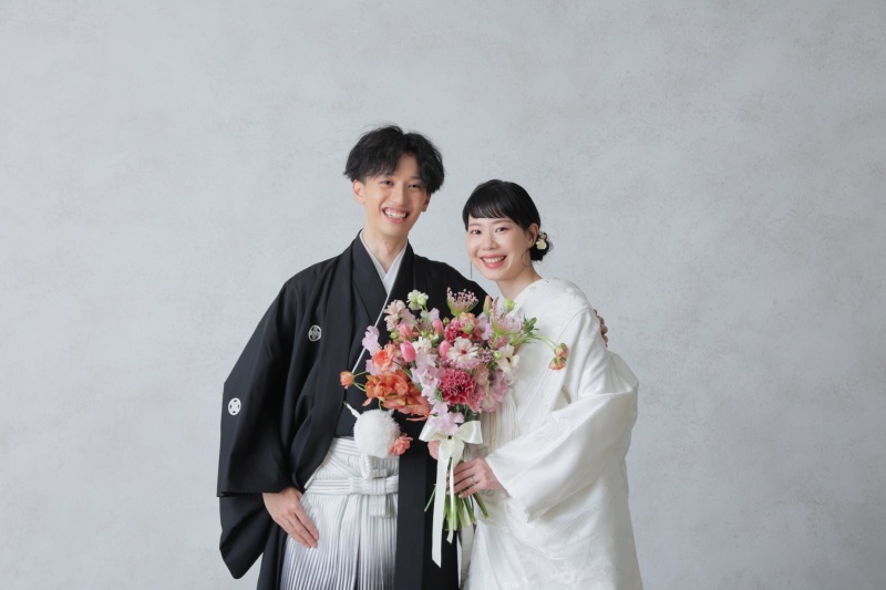 和装が映えるシンプルなスタジオ＊