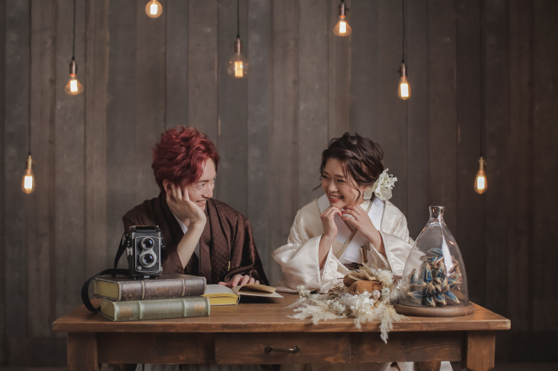 仲良く顔を合わせて