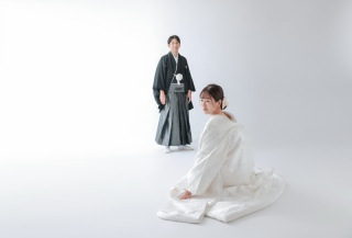 シンプル和装×賑やか洋装でギャップのある撮影