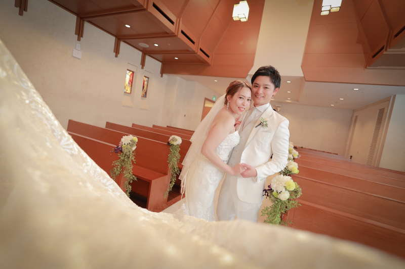 スカートを翻して