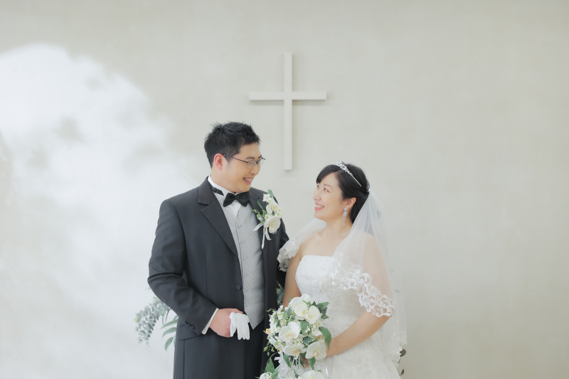 優しく笑い合って