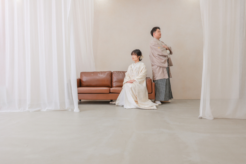 カーテン越しに