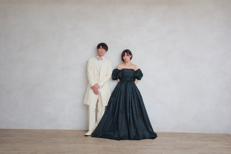 シンプルな背景で