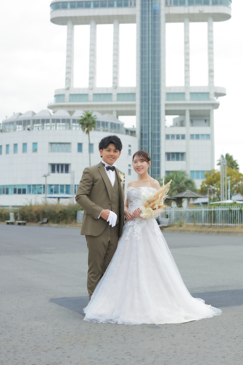 ポートビルを背景に