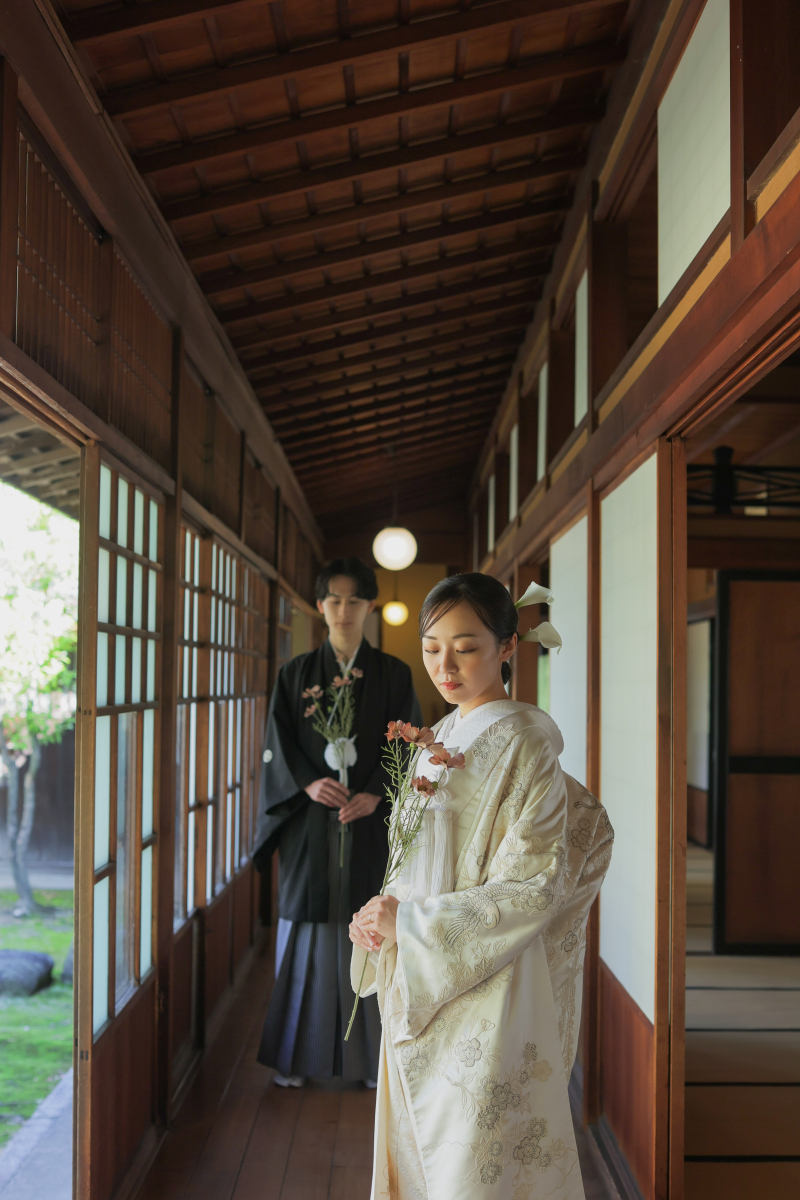 長く続く廊下。