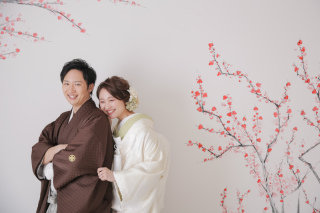 色打掛と白無垢どちらも