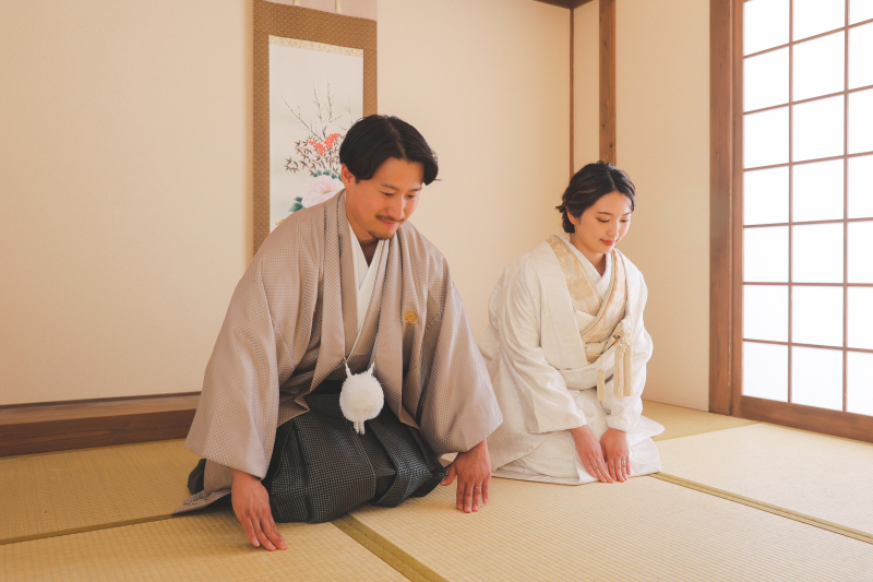 正座でしっとり。