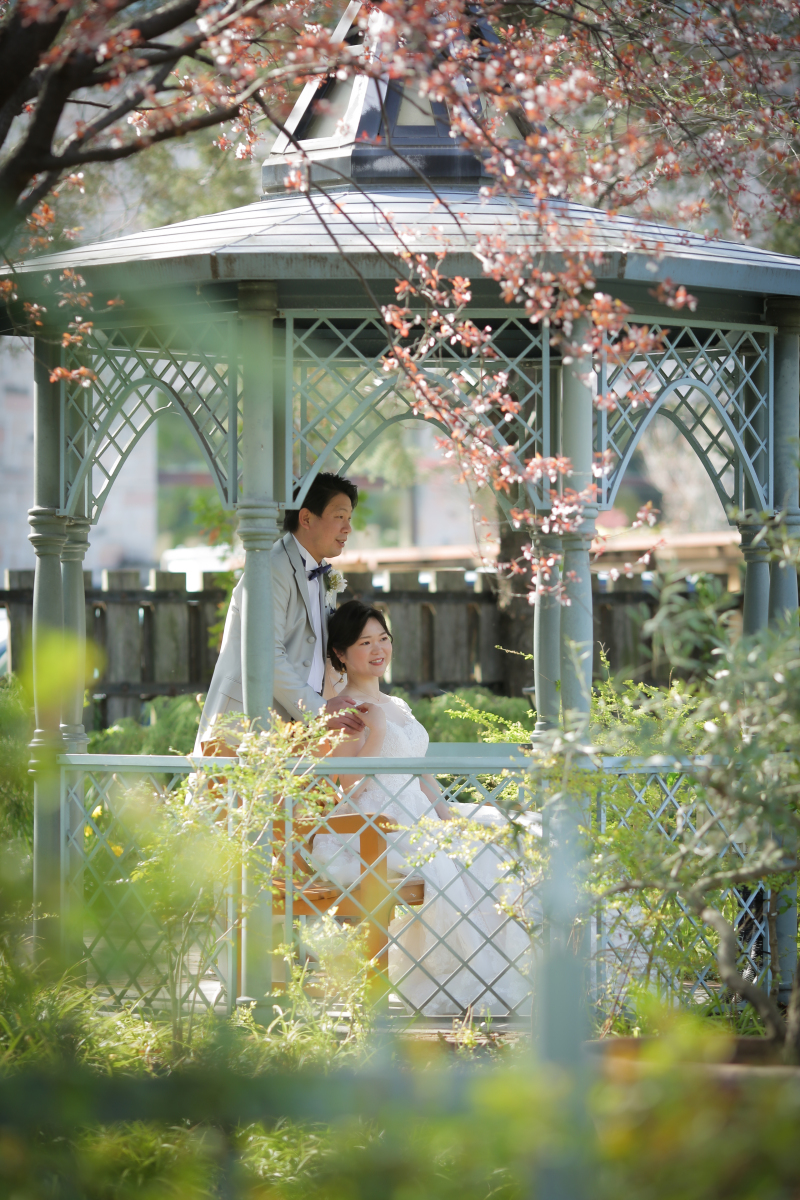 ベンチで佇むおふたり