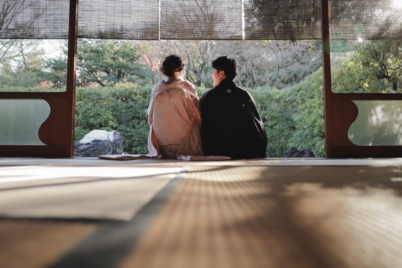 お茶室の縁側で