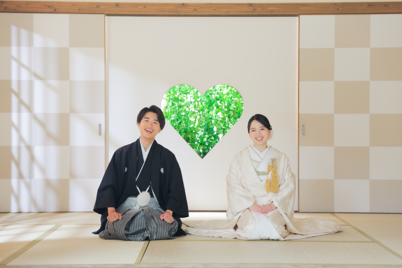 猪目窓まである屋内庭園スタジオ（私服撮影も有りますよ）