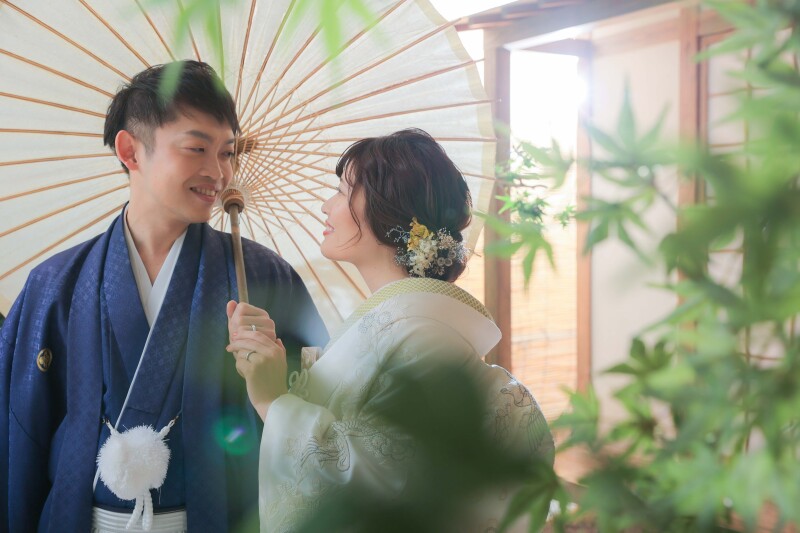 目線を再度見つめ合いに戻して