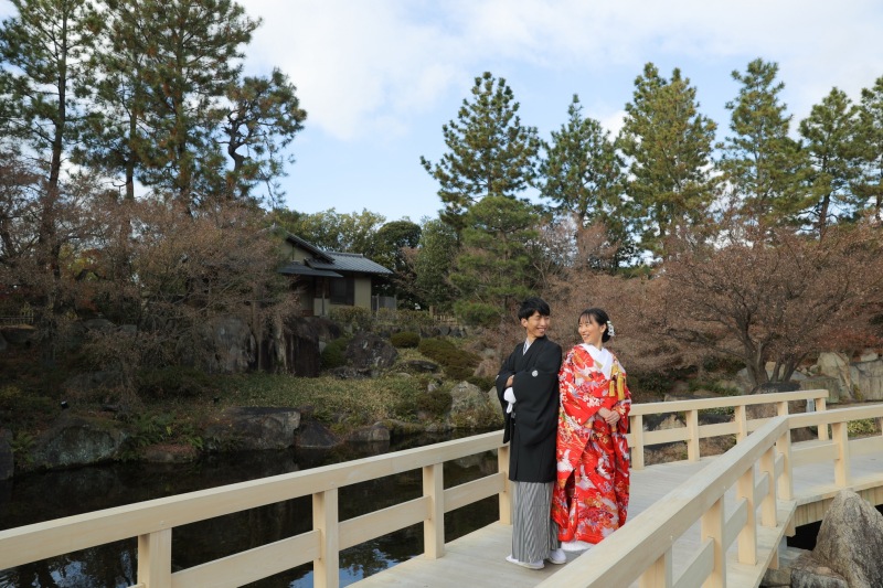 日本庭園を背景に！
