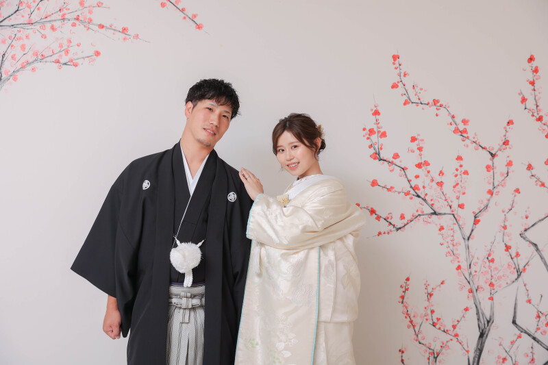 肩に手を添えて