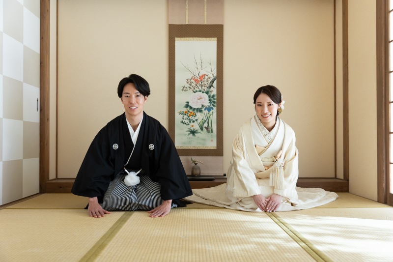 お辞儀姿で