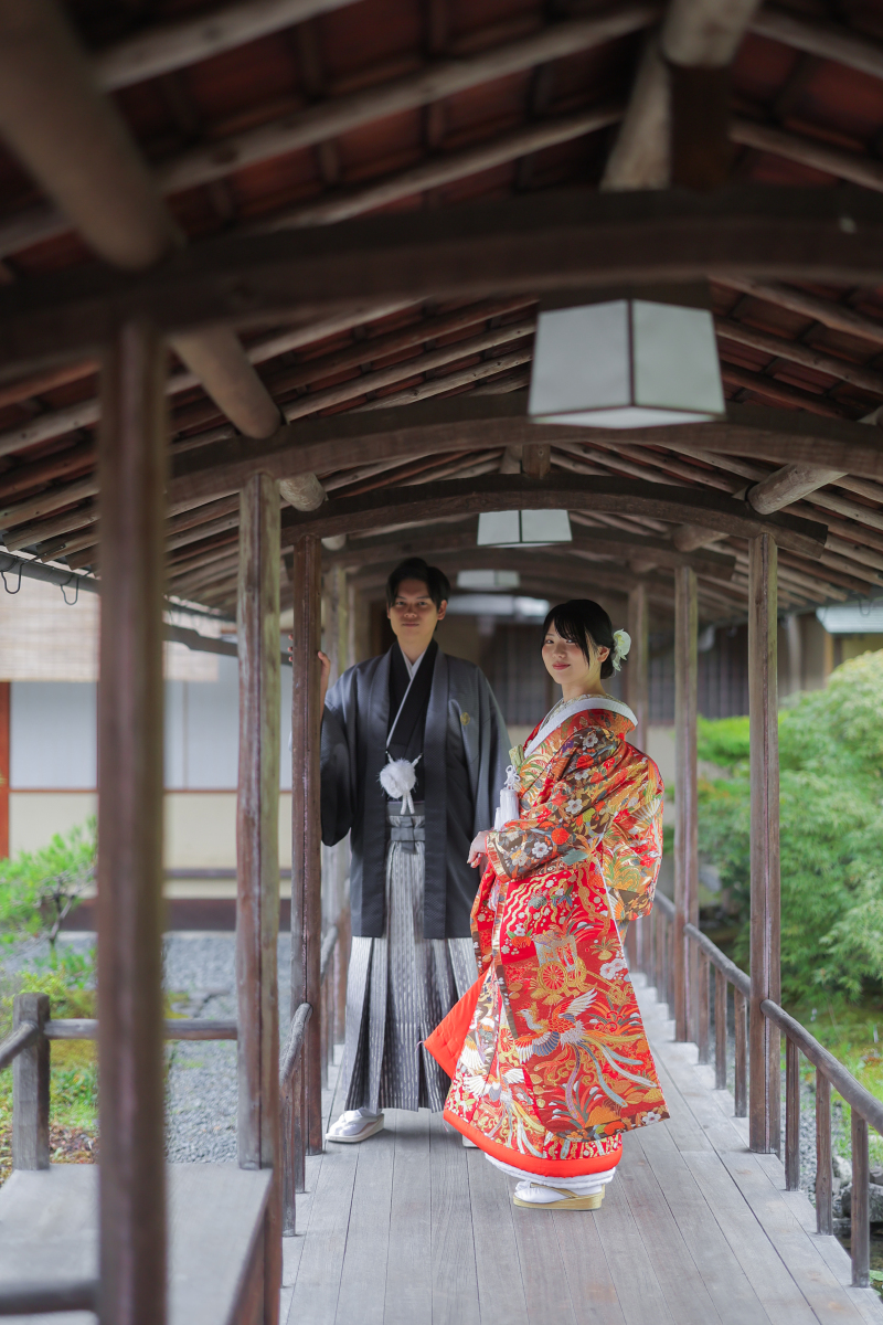 屋根付きの廊下で