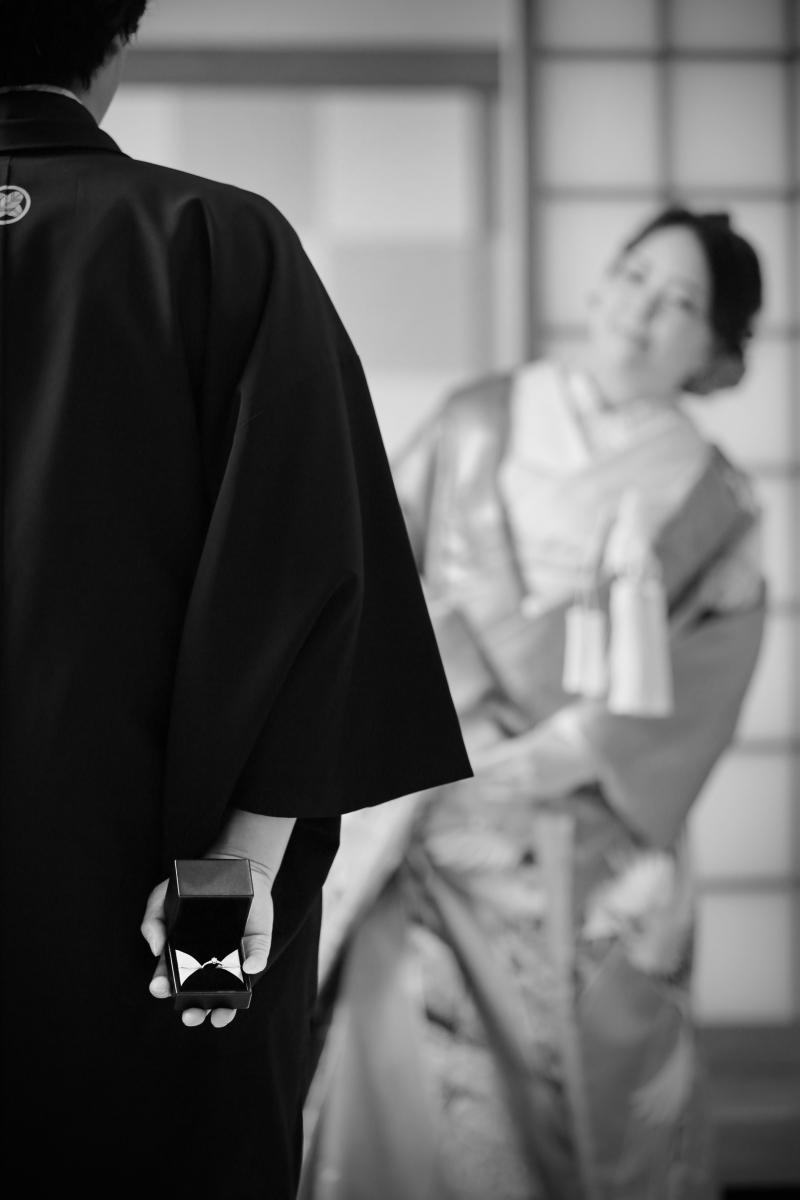 指輪のケースを使って。