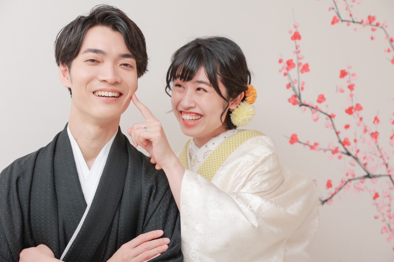 ほっぺたツンツン