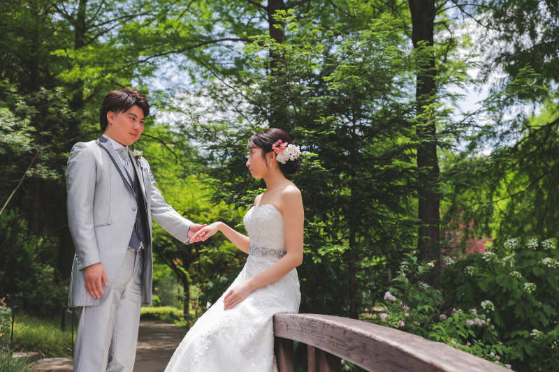 手を差し伸べて、、