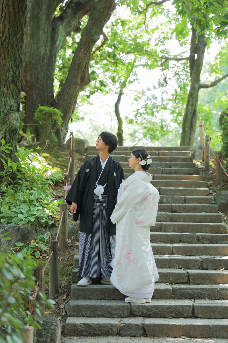 名古屋城を眺める階段ショット。