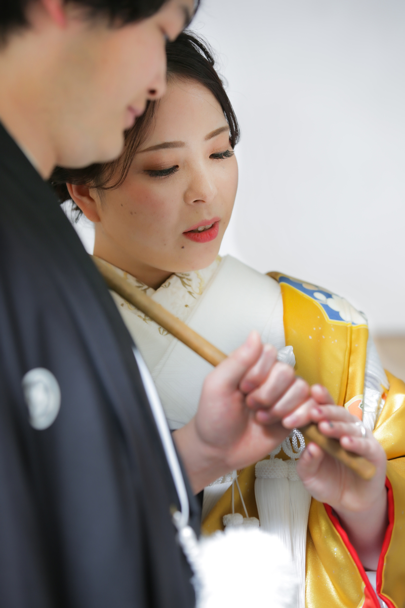 さりげない仕草も