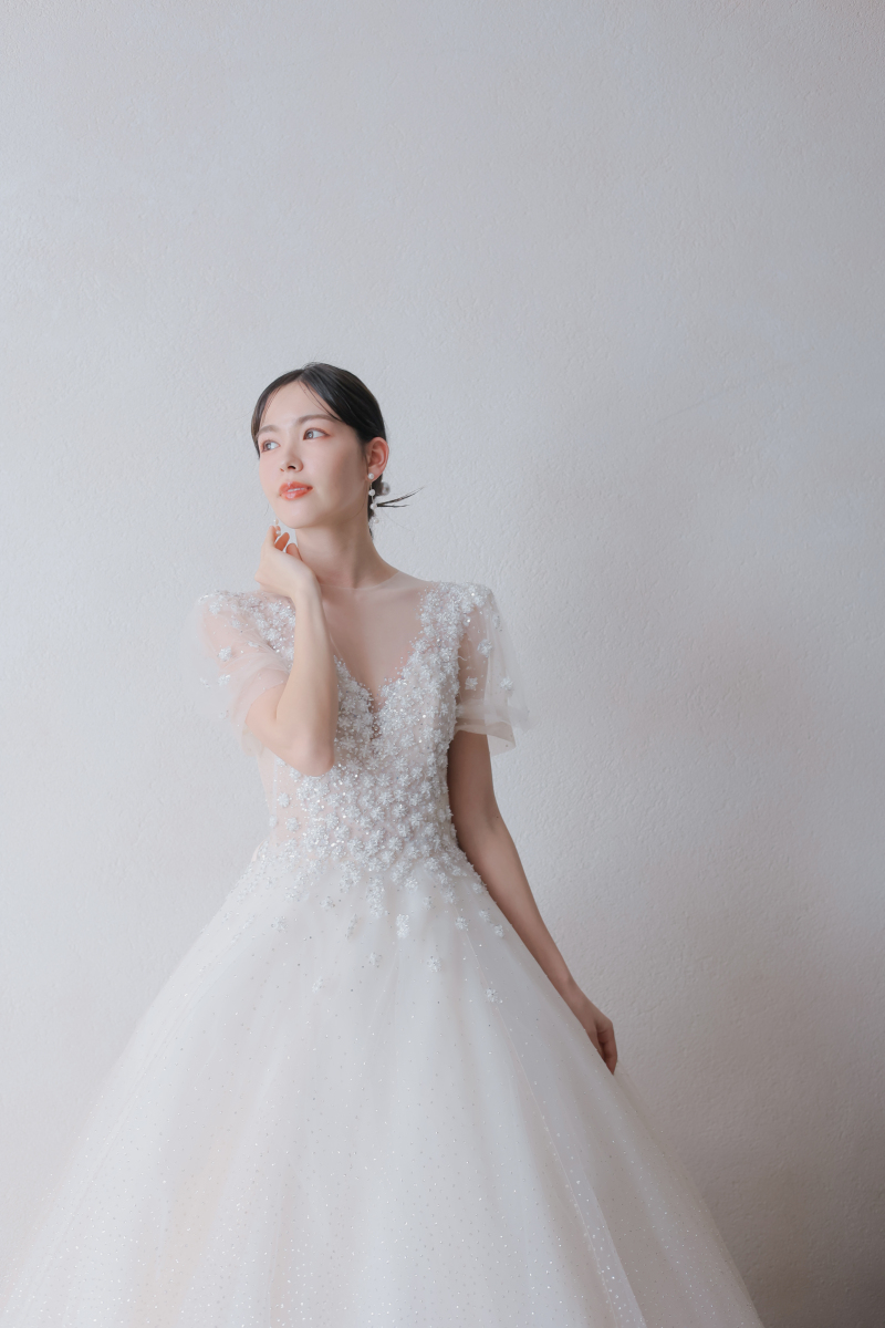 細やかなビジュー