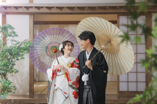 雨の日でも撮影できる屋内庭園スタジオ