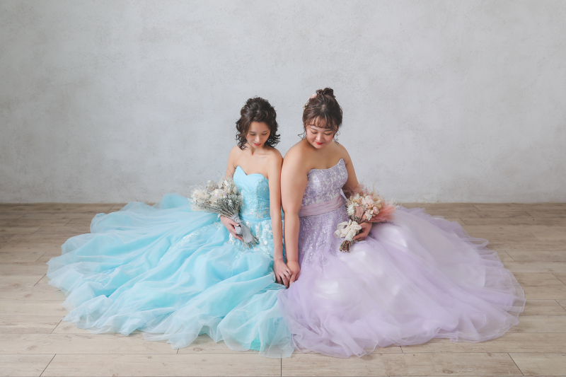 カラードレスに着替えて、、