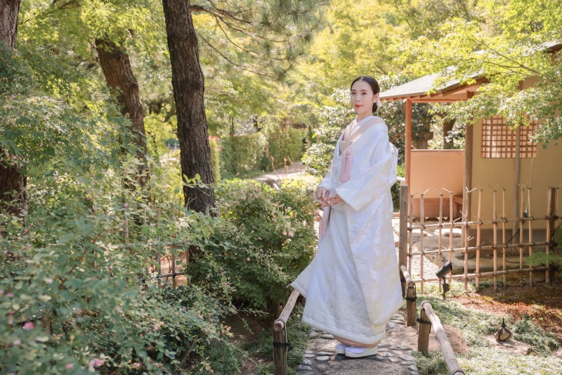 ロケーション撮影にも白無垢を...