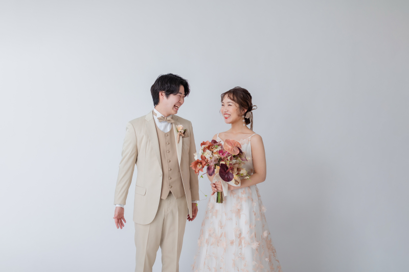 【シンプル背景でおしゃれに】和装・洋装スタジオPLUS+