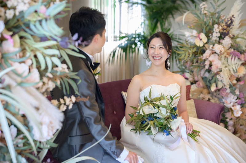 お二人の笑顔の一瞬を切り取ります