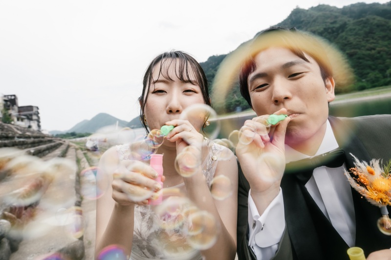 無邪気な笑顔と楽しさが伝わる一枚