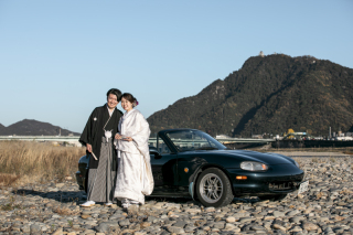 様々なアイテムと一緒に和装ロケーション撮影