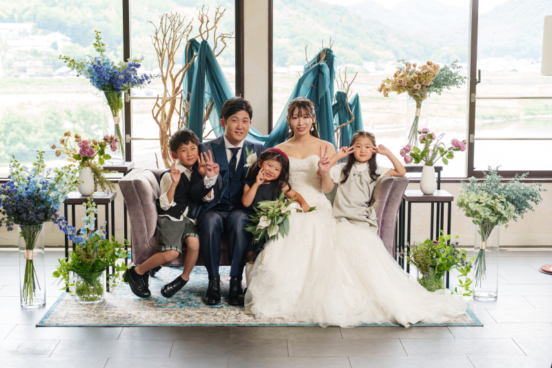 自然体な表情で