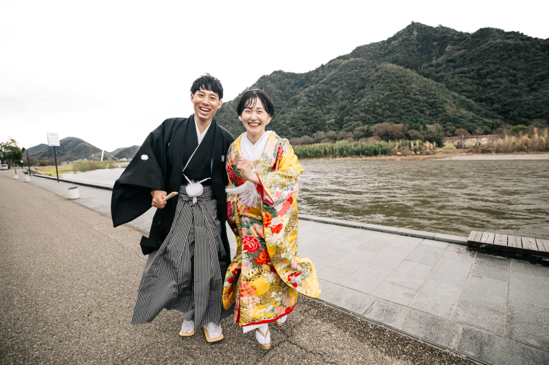 カメラに向かって