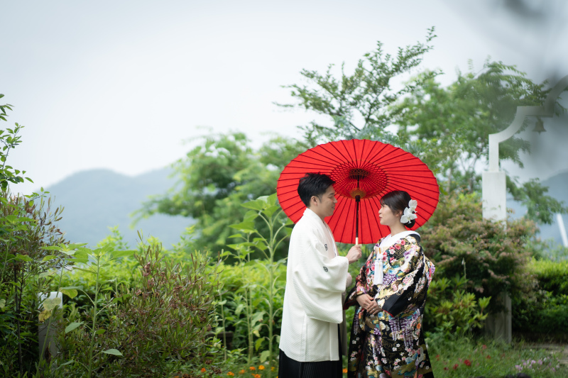 岐阜の雄大な自然を背景に