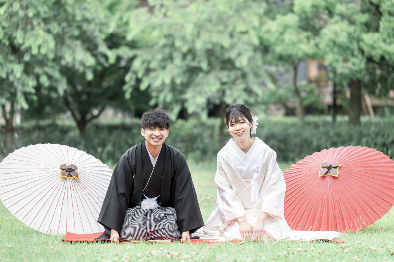 芝生の上でお辞儀ショット！