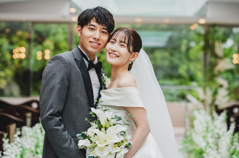 雨粒が輝く天空のチャペル