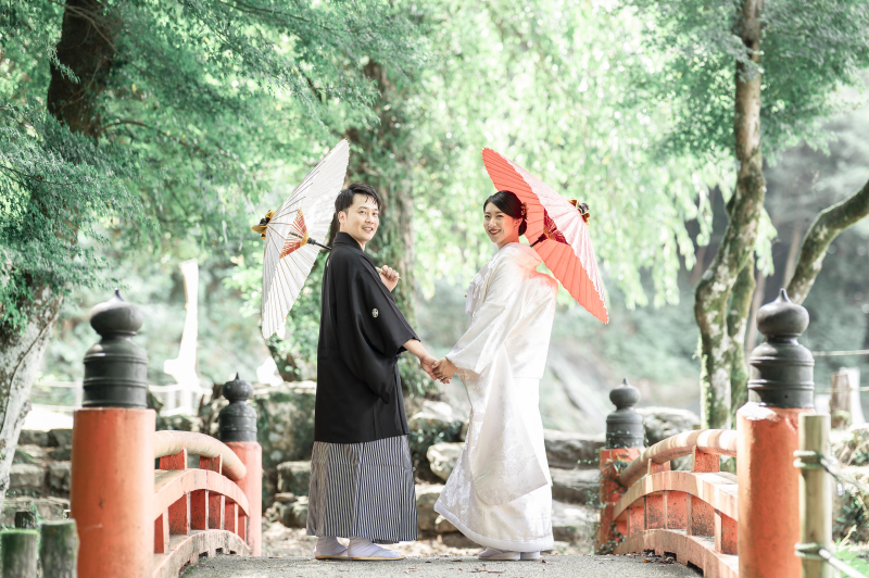 番傘を持って振り返りショット