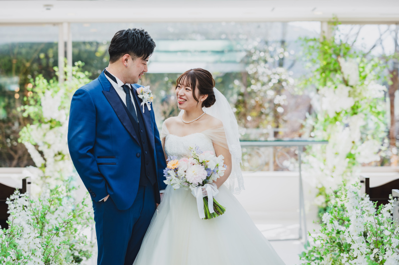 輝かしいチャペルでのワンシーン