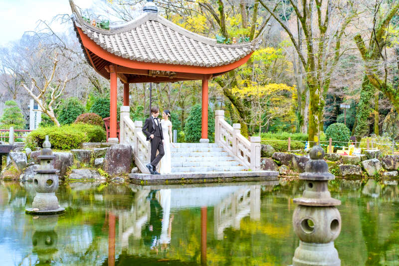 中国西湖をイメージした池