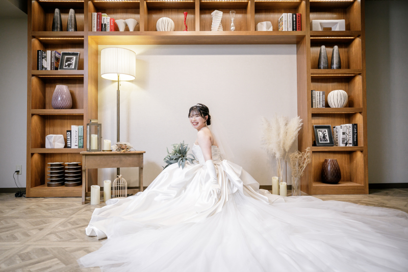 ドレスを広げて振り向きショット