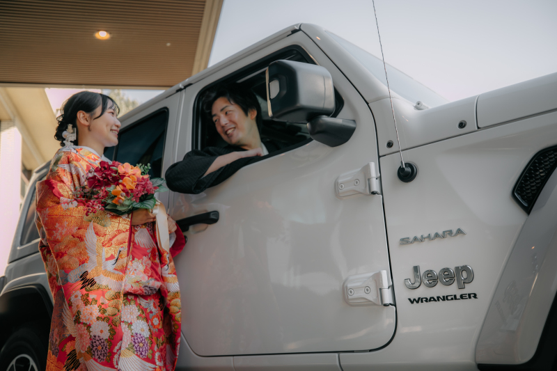 お二人の愛車と共にお写真を