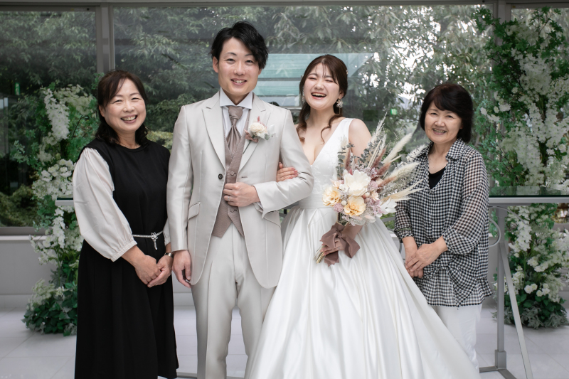 【洋装】長良川清流ホテルの館内と光あふれるチャペルでの撮影【館内スタジオ＋チャペル撮影コース】