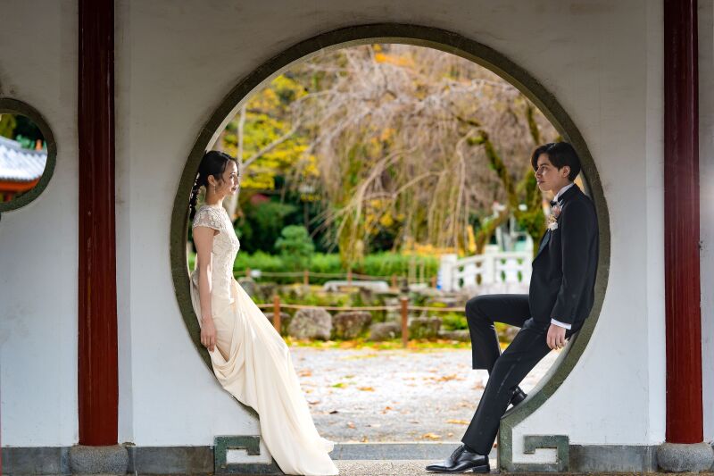 【洋装】紅葉と秋晴れ愉しむ紅葉ロケーションプラン