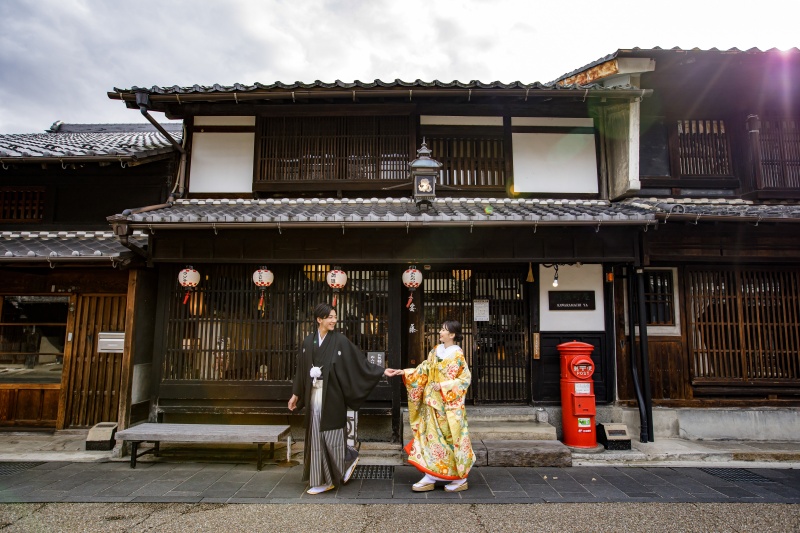 【和装】歴史を感じる古いまちなみでモダンな撮影はいかがでしょう【河原町コース】と【館内】で撮影できる欲張りプラン