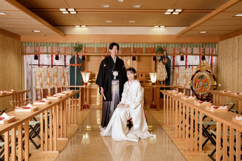 【和装】厳かな雰囲気の【館内神殿】と長良川の清流と撮影する【長良川プロムナード】の両方で撮影する欲張りコース