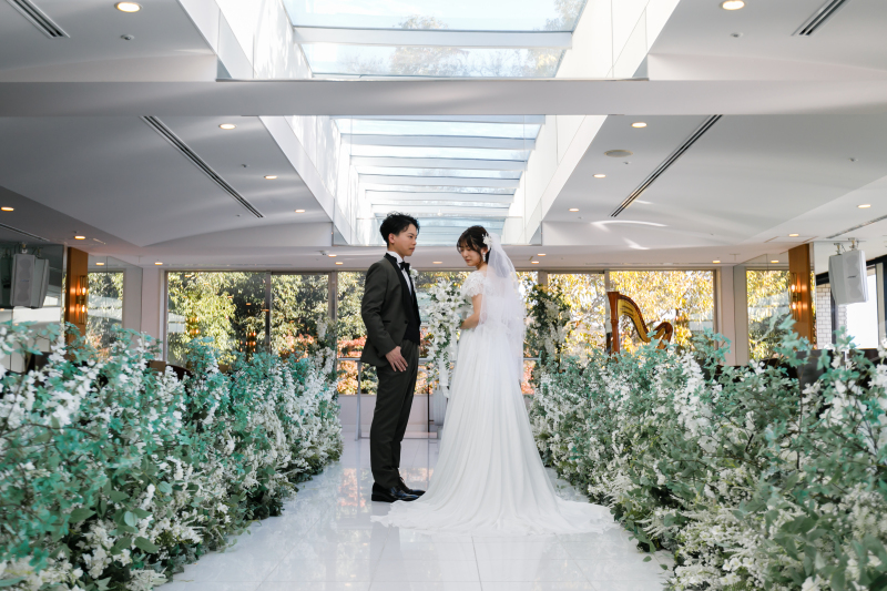 【洋装】長良川清流ホテルの館内と光あふれるチャペルでの撮影【館内スタジオ＋チャペル撮影コース】