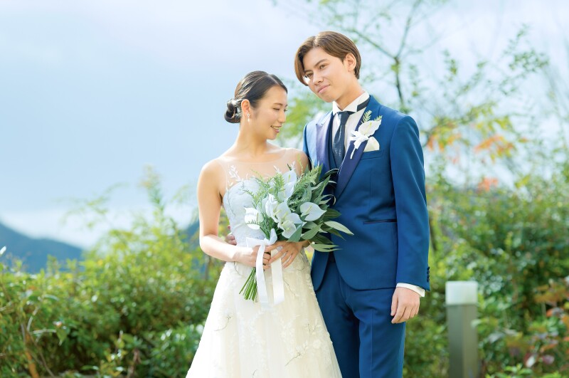 【洋装】緑豊かな【岐阜公園】と清流せせらぐ【長良川プロムナード】で撮影する贅沢コース
